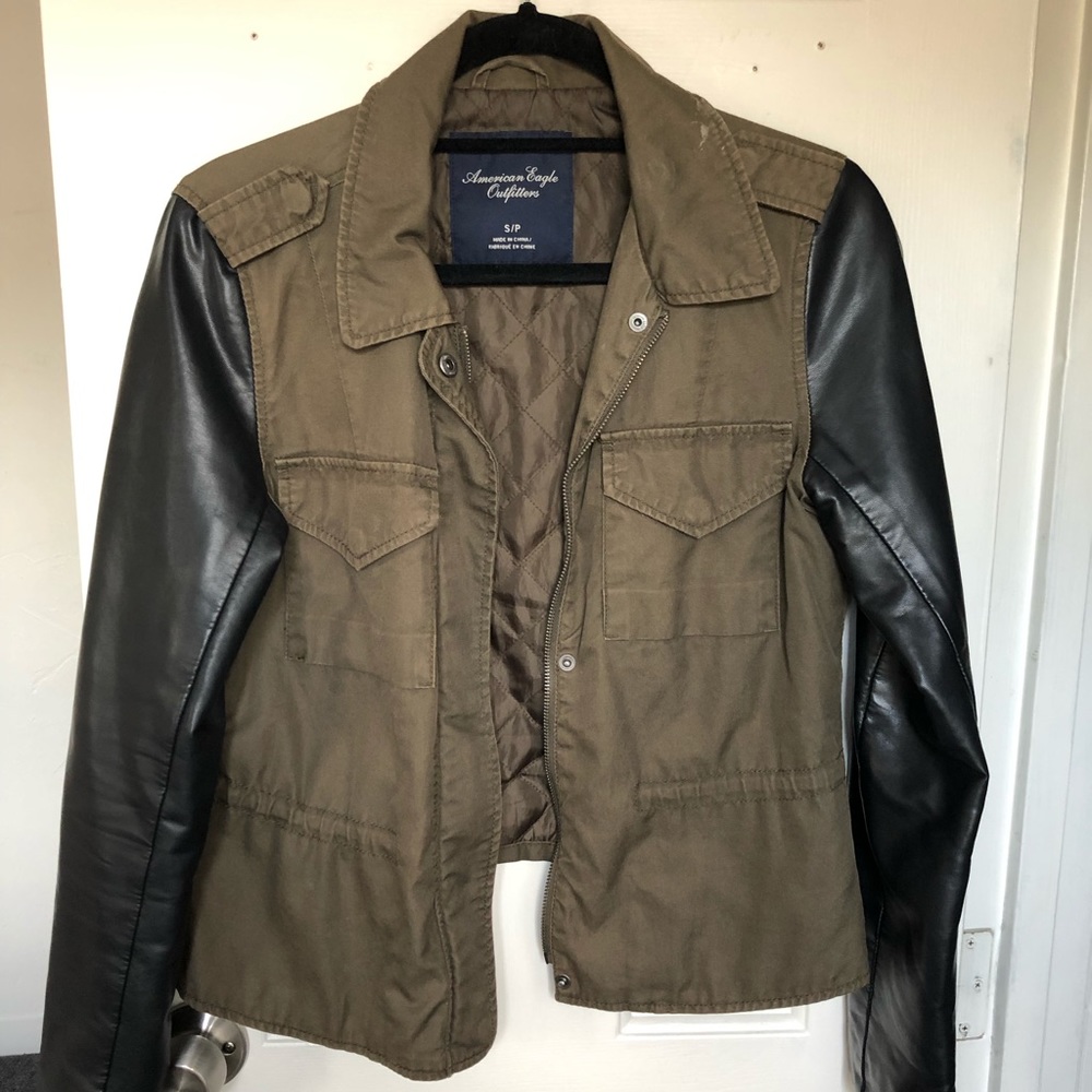 Light Fall/Spring Utility Jacket! - image 3